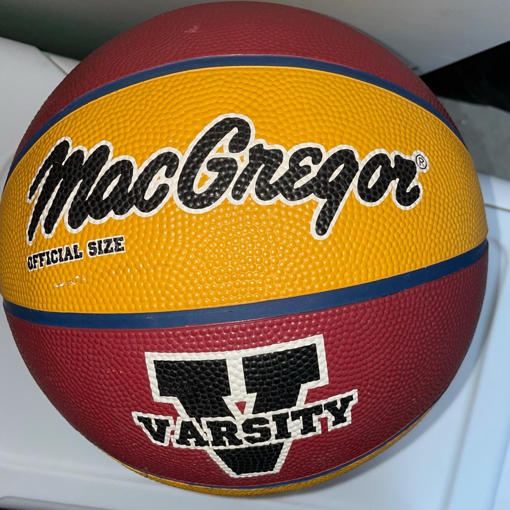 Basketball - Picture 4 of 5